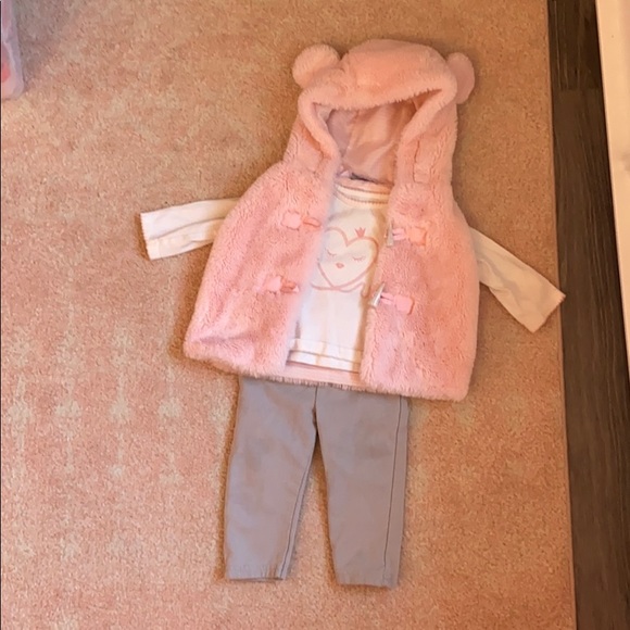 Baby outfit with hooded vest - Picture 1 of 3